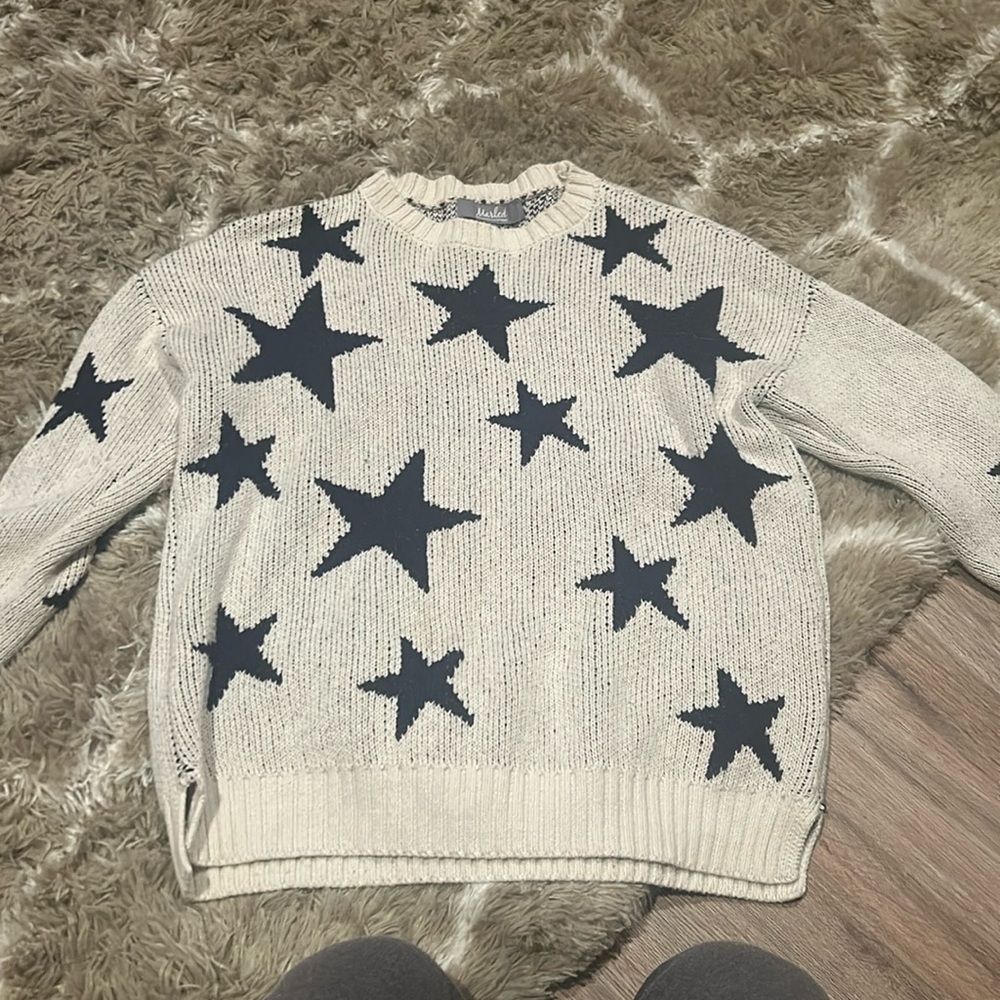 thick star sweater